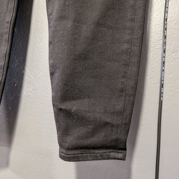 BNWT. Size 4 Short. American Eagle True Black Curvy High Rise Jegging. - Picture 6 of 8